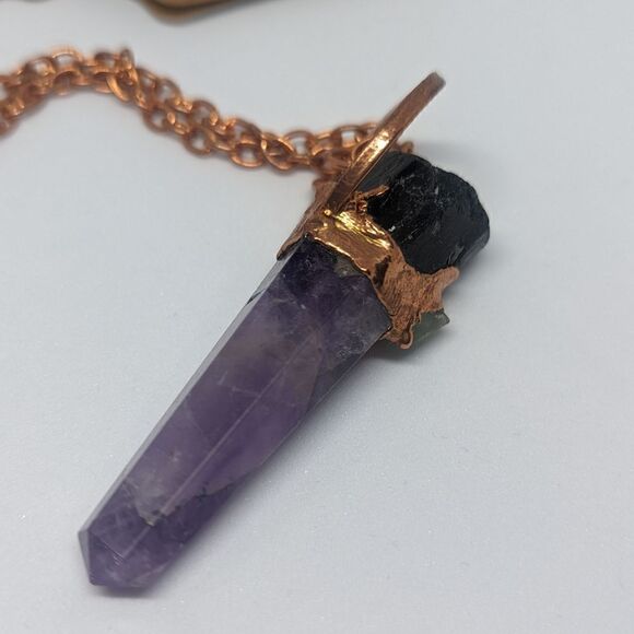 'Enchanto' Green Octagonal Fluorite, Black Tourmaline & Amethyst Necklace - Picture 9 of 10